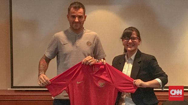 Simon McMenemy dipercaya latih Timnas Indonesia.