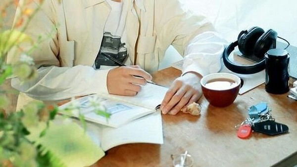 Ini Bukti Kalau Rap Monster, Leader BTS Gemar Ngopi