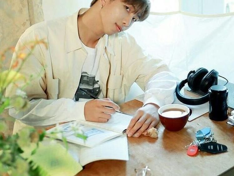 Ini Bukti Kalau Rap Monster, Leader BTS Gemar Ngopi