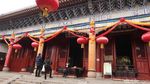 Foto: Wisata Imlek ke Kelenteng Keselamatan Perempuan di China