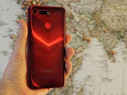 Melihat Honor View 20, Ponsel Gahar Kameranya di Layar