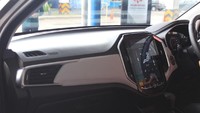 Tapi memang, mode manualnya tak begitu seru dibanding otomatik CVT-nya. Sebab mobil belum dilengkapi paddle shift. Foto: Ruly Kurniawan