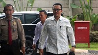 Imam datang bersama rombongan protokoler Kemenpora.