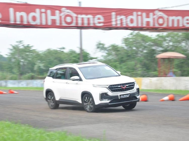 Pembuktian Wuling Almaz, SUV Berlian dari China