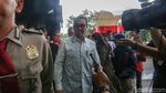 Lambaian Tangan Menpora Saat Diperiksa KPK