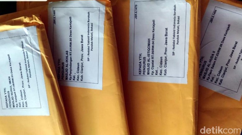 Paket Indonesia Barokah Juga Tersebar di Sejumlah Masjid di Cianjur Paket Indonesia Barokah Juga Tersebar di Sejumlah Masjid di Cianjur