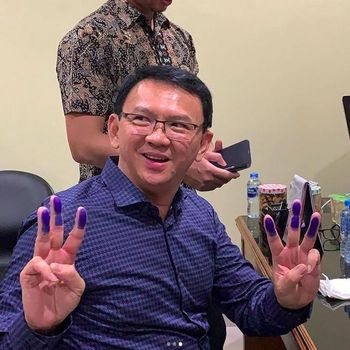 Ahok Pose 3 Jari, Charles: Bisa Jadi Aspirasi Berlabuh ke PDIP