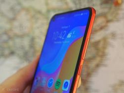 Melihat Honor View 20, Ponsel Gahar Kameranya di Layar