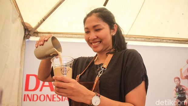 Linda Wenifanetri Kembali ke Istora Sebagai Barista