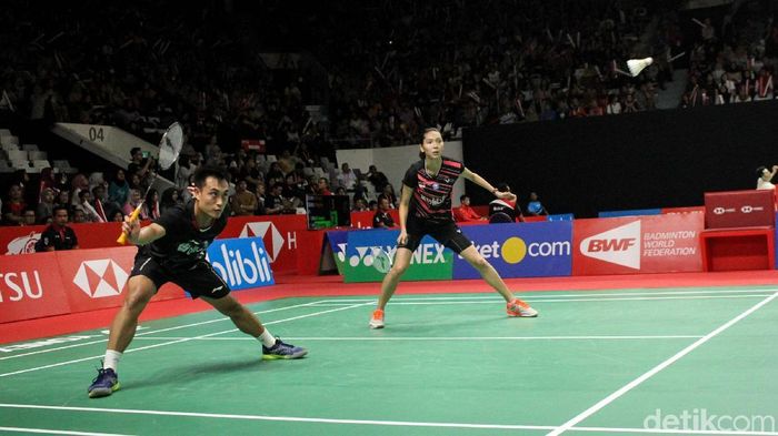 Liliyana Natsir berharap Hafiz Faisal/Gloria Emanuelle Widjaja dan Praveen Jordan/Melati Daeva Oktavianti bisa menjaga kestabilan performa selama kualifikasi Olimpiade 2020 (Foto: Rifkianto Nugroho) Liliyana Natsir berharap Hafiz Faisal/Gloria Emanuelle Widjaja dan Praveen Jordan/Melati Daeva Oktavianti bisa menjaga kestabilan performa selama kualifikasi Olimpiade 2020 (Foto: Rifkianto Nugroho)