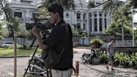Sejumlah media juga sudah mulai berjaga menanti kedatangan pria bernama lengkap Basuki Tjahaja Purnama usai resmi menghirup udara bebas dari Mako Brimbo Kelapa Dua, Depok, Jawa Barat.