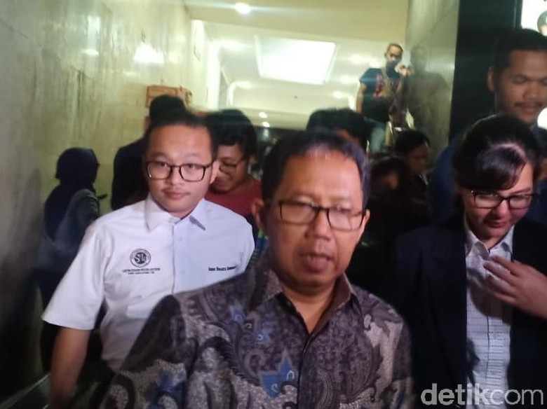 Diperiksa 11 Jam, Plt Ketum PSSI Ditanya soal Prosedur Budgeting Diperiksa 11 Jam, Plt Ketum PSSI Ditanya soal Prosedur Budgeting