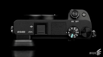 Lalu ada juga sistem Eye AF, yang menggunakan penginderaan komputer untuk mengidentifikasi manusia dan memasang titik fokus pada mata manusia. Foto: Sina Mobile