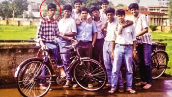 Ini Sundar masa remaja bersama teman-temannya di India. Siapa yang menyangka remaja itu nantinya jadi nama mentereng di jagat teknologi dunia. Foto: istimewa