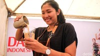 Linda pun menyempatkan bercerita kepada detikSport alasannya membuka usaha kopi. Sebagai anak nongkrong, Linda punya cita-cita untuk memiliki cafe kopi yang nyaman, berkualitas namun tetap ramah di kantong.