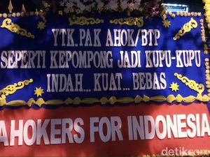 Kawat Berduri hingga Karangan Bunga untuk Ahok Terlihat di Depan Mako Brimob