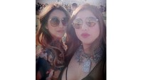 Tinggal di AS, Festival Musik Coachella selalu dikunjungi Sarah. Tiap tahun dia bersama saudarinya pasti datang ke acara ini (Instagram/@sazarita)  