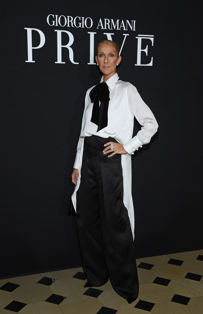 Celine Dion eksis menghadiri Paris Haute Couture Fashion Week selama sepekan ke belakang. Bertubuh kurus, pelantun My Heart Will Go On ini begitu percaya diri dibalut busana desainer kenamaan dunia. Foto: Getty Images