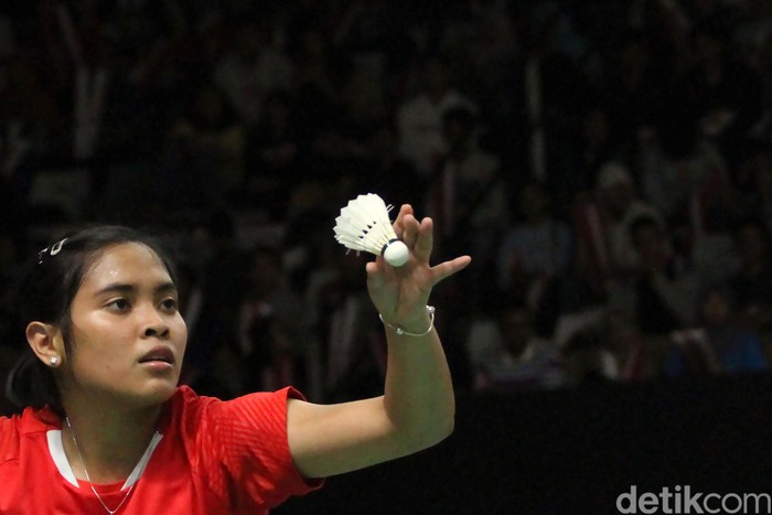 Tunggal putri Indonesia Gregoria Mariska Tunjung tersingkir dari Indonesia Masters 2019. Langkahnya terhenti setelah dikalahkan oleh Pusarla V. Sindhu.