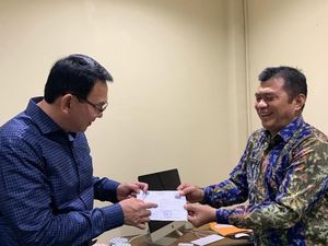 Bebas, Begini Ekspresi Ahok Saat Teken Dokumen Kebebasannya