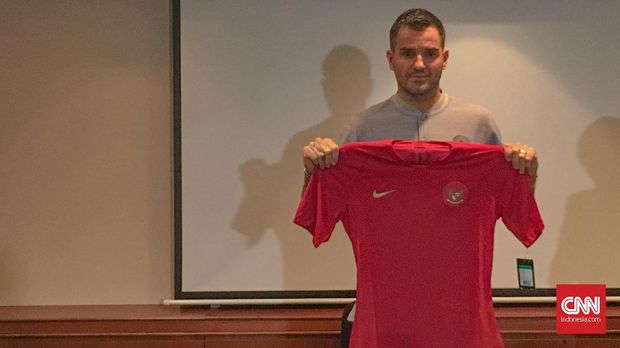 Riko Berharap Sukses McMenemy Tak Pudar di Timnas Indonesia