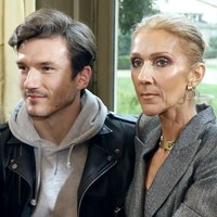 Dinilai sangat kurus oleh penggemar, Celine Dion kepada The Sun akhirnya buka suara soal penampilan barunya. Jujur saja, menurutku aku sedang dalam keadaan terbaik di hidupku sekarang, dan aku sangat ingin menikmati setiap momennya. (Usia) 50 sangat baik bagiku, ujarnya. Foto: Reuters