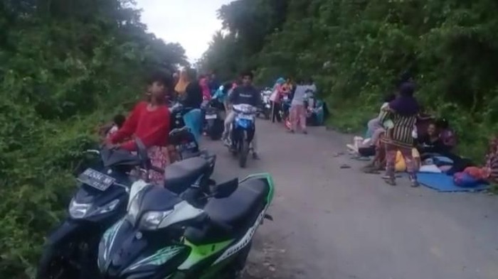 Ombak Besar Dikira Tsunami, Warga Maluku Mengungsi ke Pegunungan