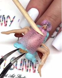 Viral, Salon yang Ciptakan Kuku Unik: Bisa 'Melahirkan Bayi'