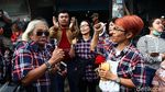 Senyum Semringah Ahoker Sambut Kebebasan Ahok