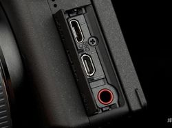 Penampakan Sony A6400, Kamera Mirrorless Buat YouTuber