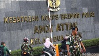 sekretaris Ahok, Ima Mahdiah mengatakan Mantan Gubernur DKI Jakarta itu telah resmi bebas dari Mako Brimob Kelapa Dua kurang lebih pukul 07.30 WIB.