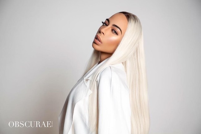 Kaila lahir di Santa Monica, California, dan besar di Beverly Hills bersama ibunya, Lisa Methven. Sementara itu, ayahnya yang berdarah Tunisia meninggalkan ia di usia tiga bulan dan tinggal di Paris. Foto: Instagram @madamemethven