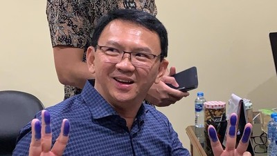 Momen Ahok Teken Kebebasannya