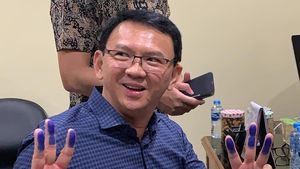 Momen Ahok Teken Kebebasannya