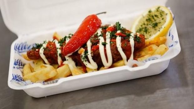 Rasanya Super Pedas, Orang yang Mau Makan Fish and Chip Ini Harus Tandatangani Surat Pernyataan