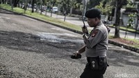 Ahok pun diketahui telah resmi menghirup udara bebas. Sekretaris Ahok, Ima Mahdiah mengatakan Ahok resmi keluar dari Mako Brimob Kelapa Dua kurang lebih pukul 07.30 WIB.
