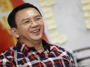 Momen Hangat Ahok Berkumpul Lagi Bersama Ibunda dan Keluarga