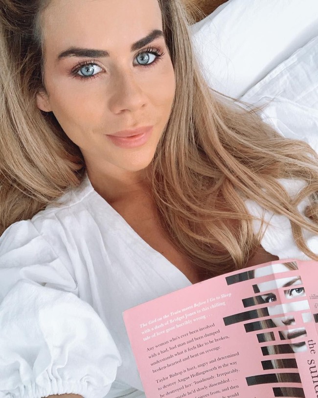 Berat badan Sophie memang sempat naik drastis ketika mengandung anak. Ia pun mengaku sukses turun berat badan dengan makan makanan penuh gizi yang membuatnya merasa lebih sehat setelah kurus. Sekarang aku hidup dengan diet fleksibel yang memasukkan makanan-makanan yang aku suka. Aku suka mengutamakan makan makanan favoritku seperti salad dengan kacang, telur, dressing segar, avokad, dan labu, tulisnya di Instagram. Foto: Instagram @sophie_guidolin