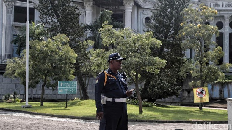Rumah Ahok di Pluit Jakarta Utara Dijaga Polisi Rumah Ahok di Pluit Jakarta Utara Dijaga Polisi