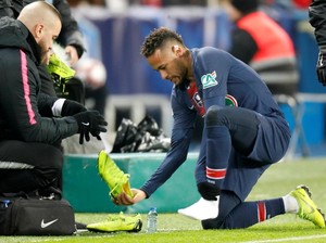 Neymar Sering Cedera di PSG, Barcelona Pikir-pikir Dulu