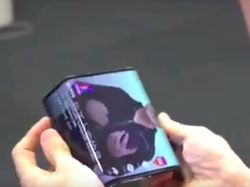 Render Jelas Ponsel Layar Lipat Ganda Xiaomi