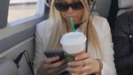 Ini Sophia Hutchins, Tunangan Caitlyn Jenner yang Hobi Minum Kopi