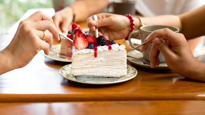 8 Makanan dan Minuman Ini Sebaiknya Dihindari Pengidap Kista Ovarium