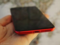 Melihat Honor View 20, Ponsel Gahar Kameranya di Layar