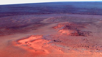 Foto yang diambil Opportunity kadang diperjelas dulu oleh NASA atau dipertajam warnanya sehingga hasilnya lebih berkualitas. Foto: NASA