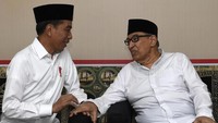Setelah bertemu Quraish Shihab, Jokowi dijadwalkan membagikan sertifikat tanah di Lapangan Terbang Pondok Cabe yang tak jauh dari ponpes.  (Foto: Dok. ANTARA Foto/Puspa Perwitasari)
