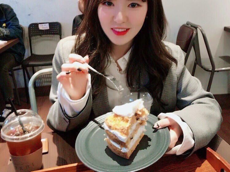 Cantik dan Punya Otak Encer, Wendy Red Velvet Juga Penggila Dessert