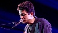 Para fans tak sabar untuk mendengar suara merdu dan lagu-lagu cinta dari John Mayer. Tommaso Boddi/Getty Images for iHeartMedia
