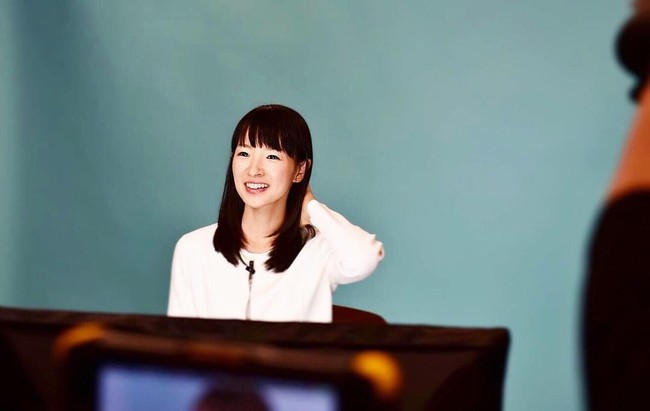 Setiap hari setelah sekolah, hal favoritku adalah merapikan, yang mana aku terus membuang barang setiap hari di rumah. Itu membuatku melupakan pentingnya mengapresiasi obyek, kata Marie kepada Nextshark. Foto: Instagram @mariekondo