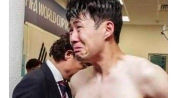 Heug Min Son pun tak kuasa menahan air matanya. Foto: istimewa